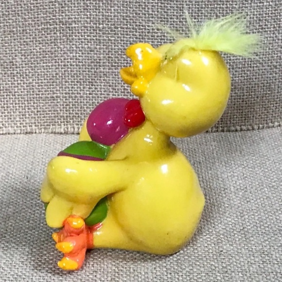 Vintage Kitschy Yellow Duck Holding Easter Eggs Figurine Duckling Whimsical Fun - Picture 3 of 8